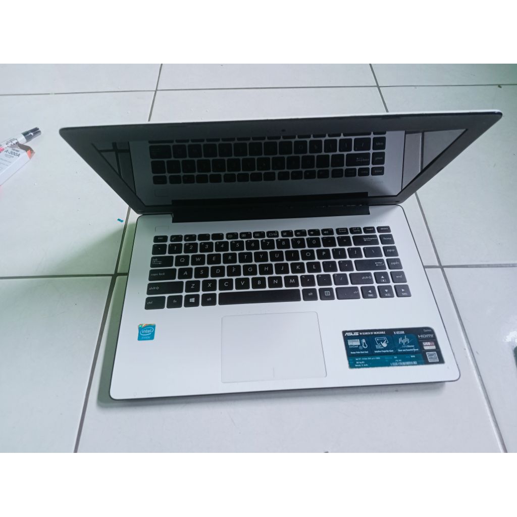 laptop Asus x453m rusak bahan