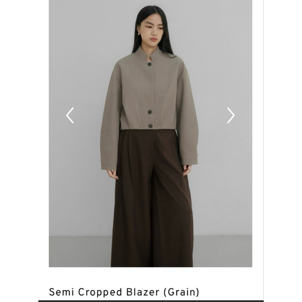 BNWT jedda semi cropped blazer grain