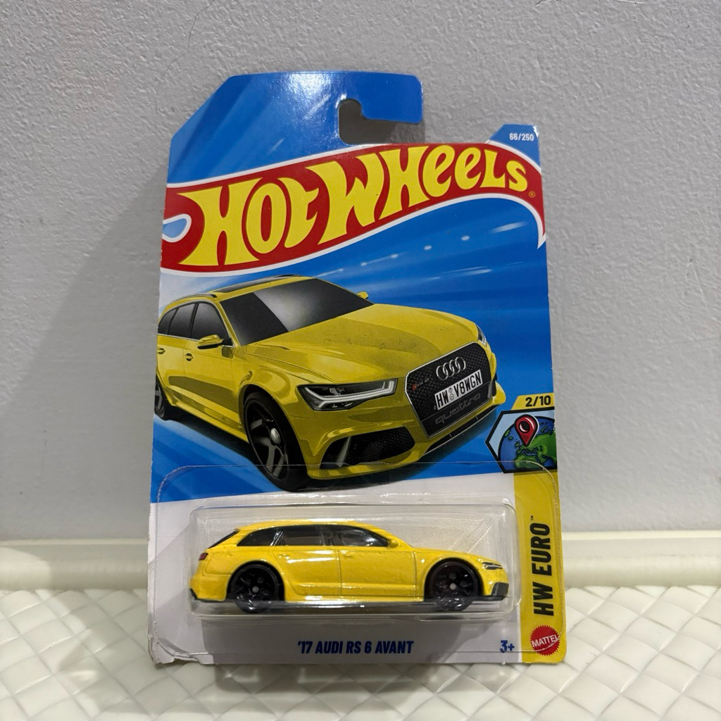 Hot Wheels 17 Audi RS 6 Avant