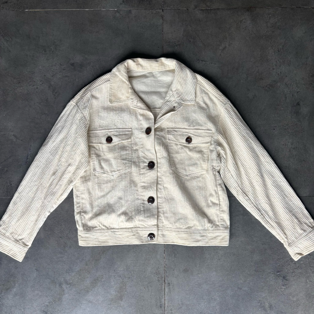 GU by Uniqlo  Cropped Corduroy Creamy Jacket Woman