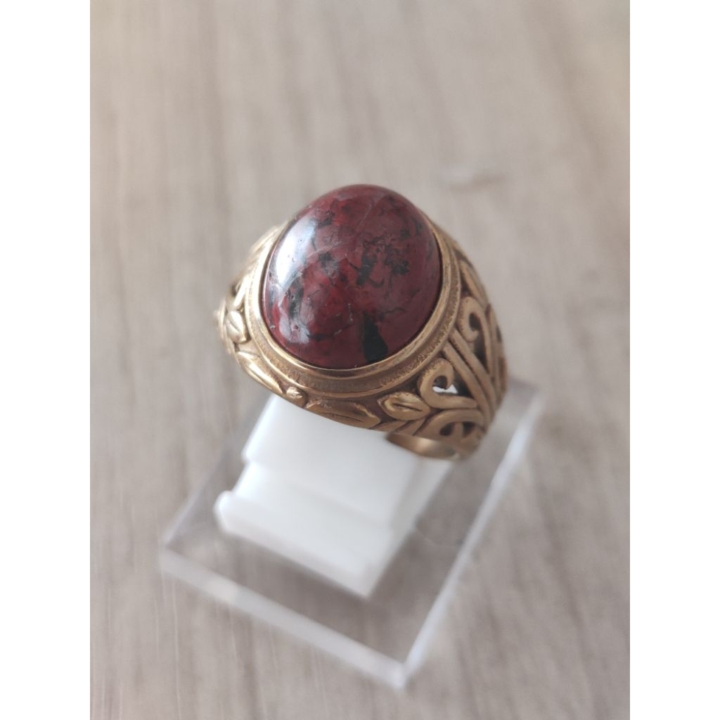 batu badar besi merah