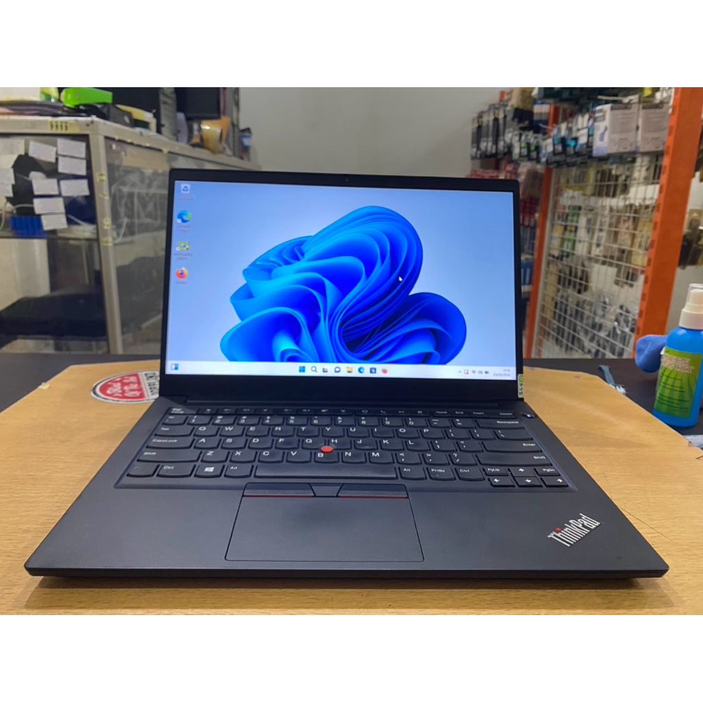 Lenovo ThinkPad E14 G2 Amd Ryzen 7  Ram 16GB SSD 256GB Slim Mulus