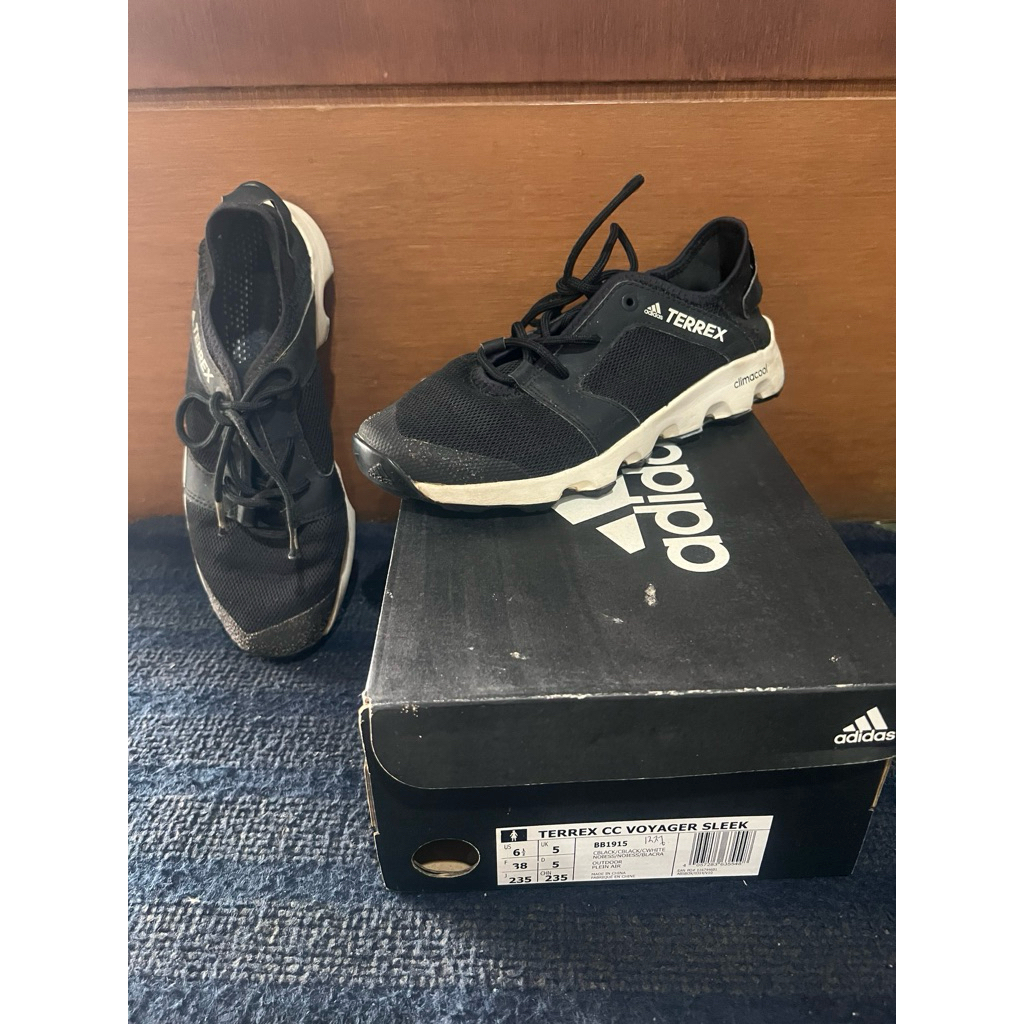 Sepatu Adidas Terrex