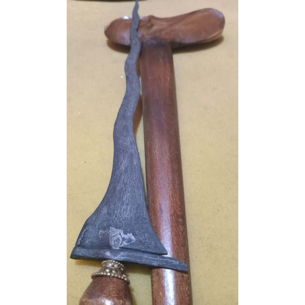 keris Buto ijo .sepuh wingit .