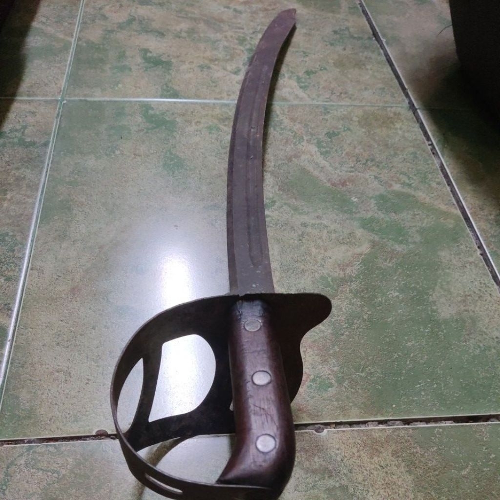 Pedang Knil Milsco