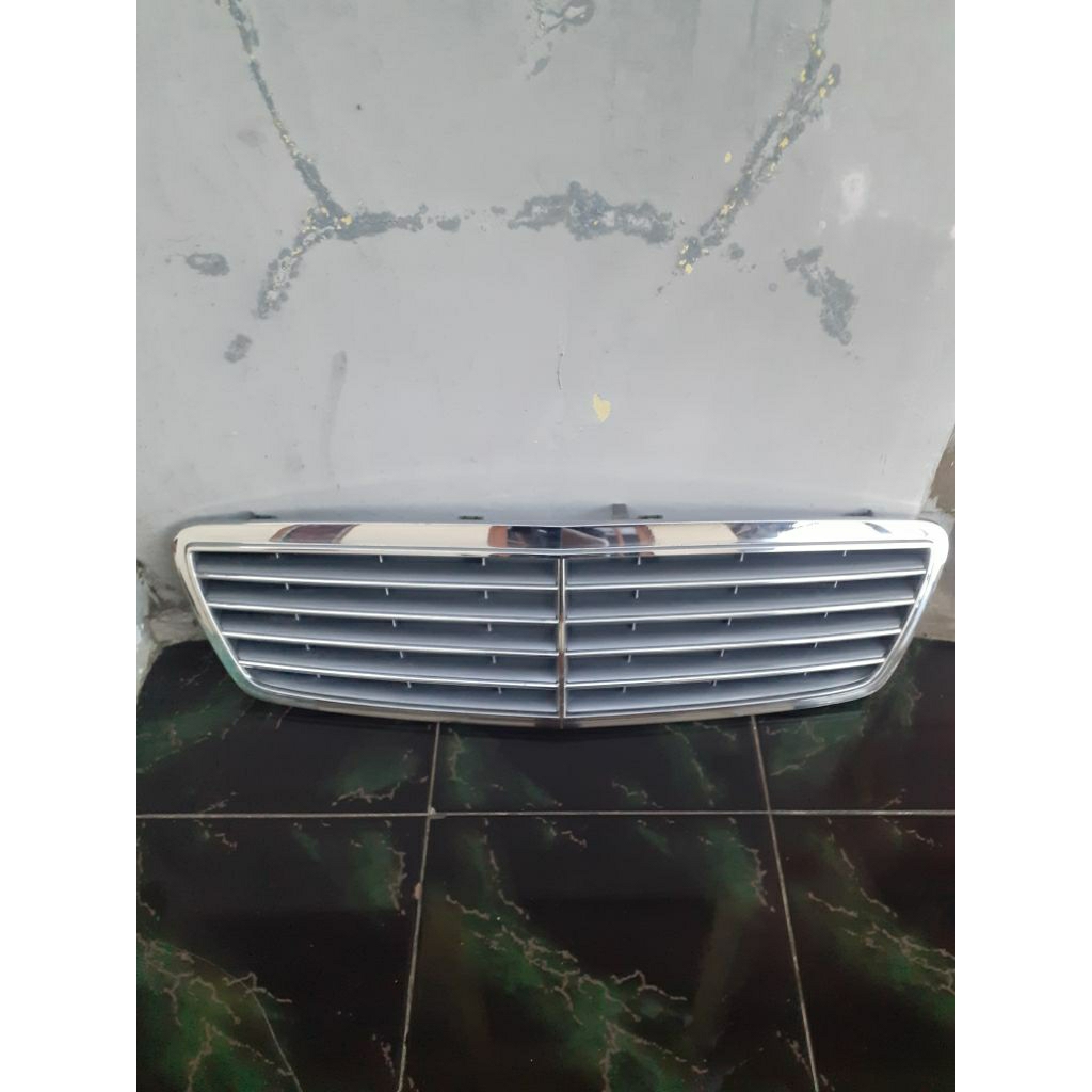 grill depan mercedes benz mercy W221 S-class original
