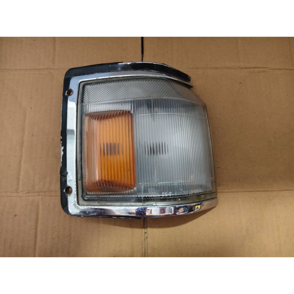 Lampu sein samping Toyota Kijang Grand kiri original copotan
