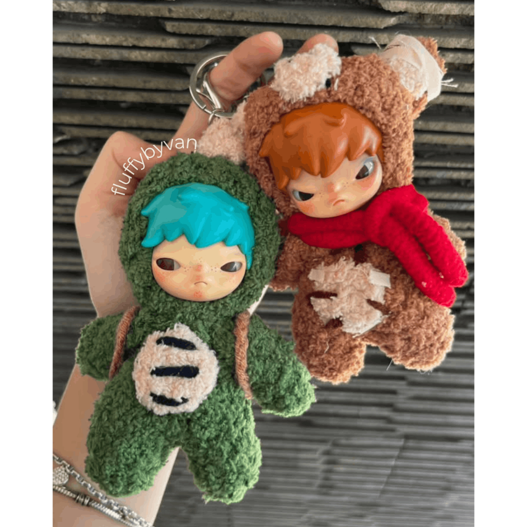 (PRE ORDER) Hirono Crochet Keychain
