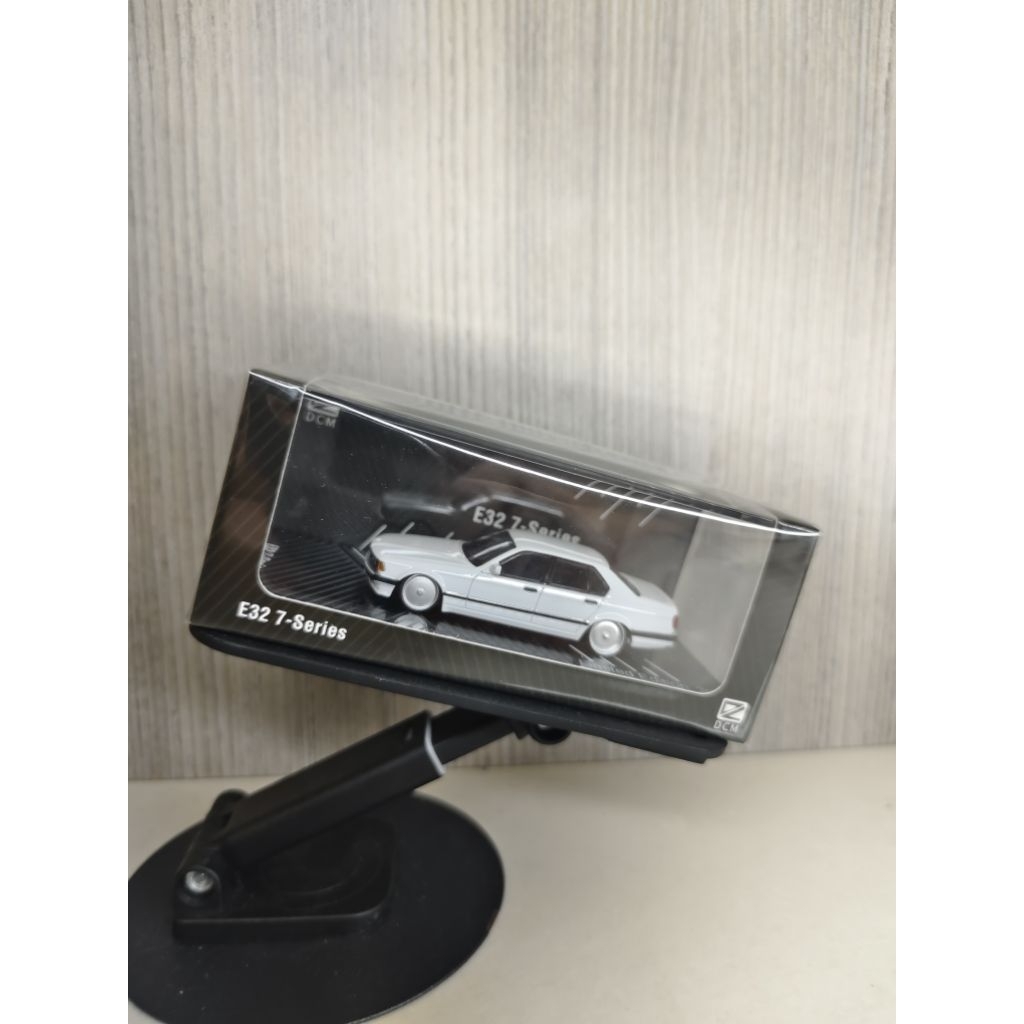 DCM BMW E32 Series 7 white
