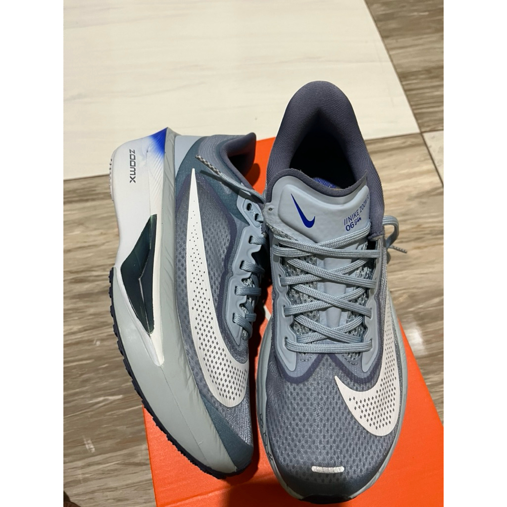 nike Women zoom fly