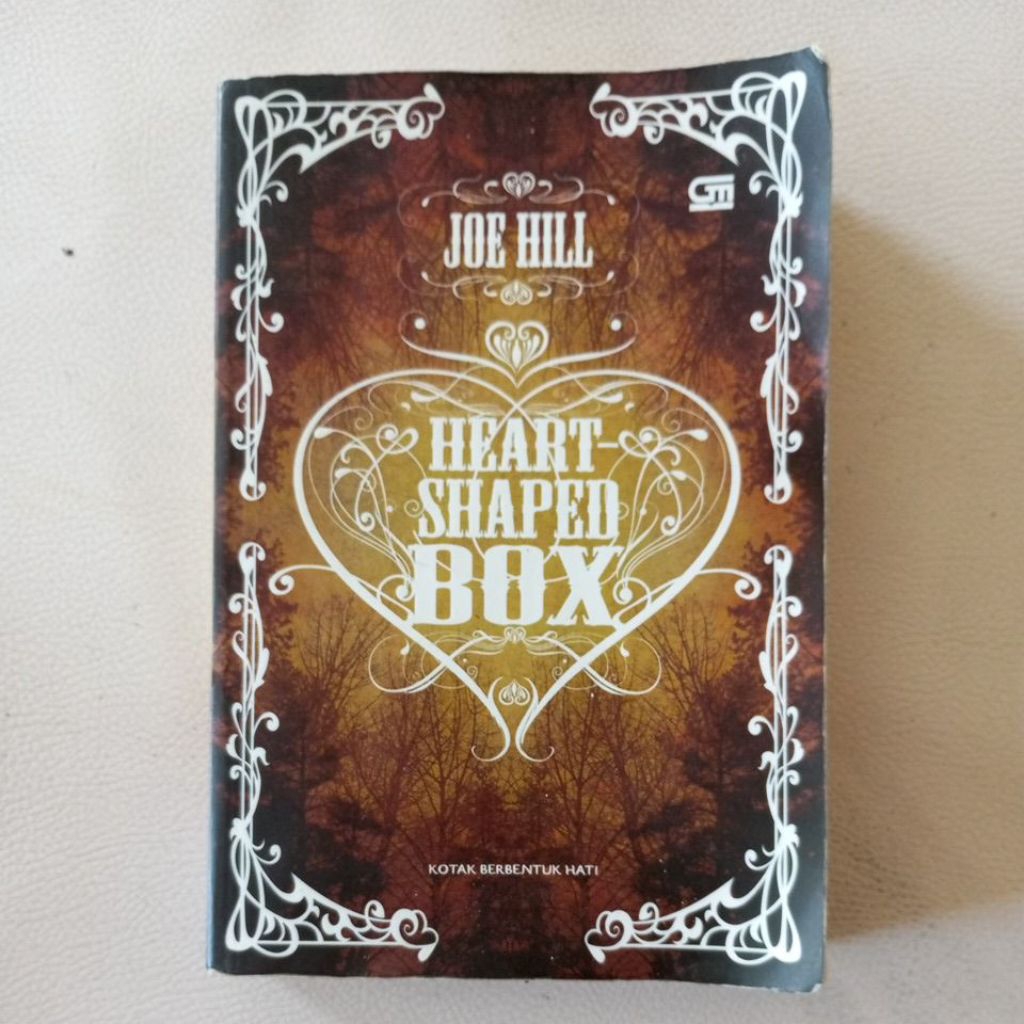 JOE HILL - HEART SHAPE BOX