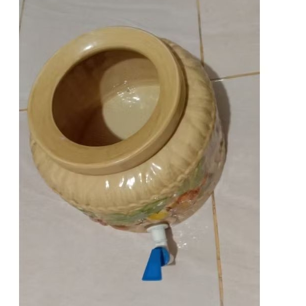 Guci keramik air minum / dispenser air minum