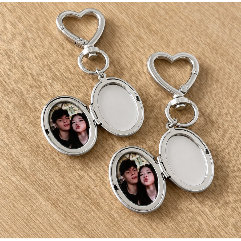 Oval Memory Locket | Keychain memory custom photos | Locket of Us — Oval Photo Locket