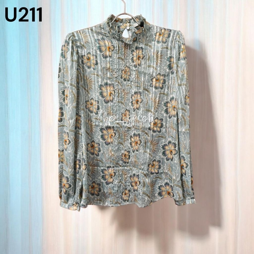 U211 Preloved MNG Origunal Baju Blouse Plisket Blue Grey Motif Bunga Bagus Murah