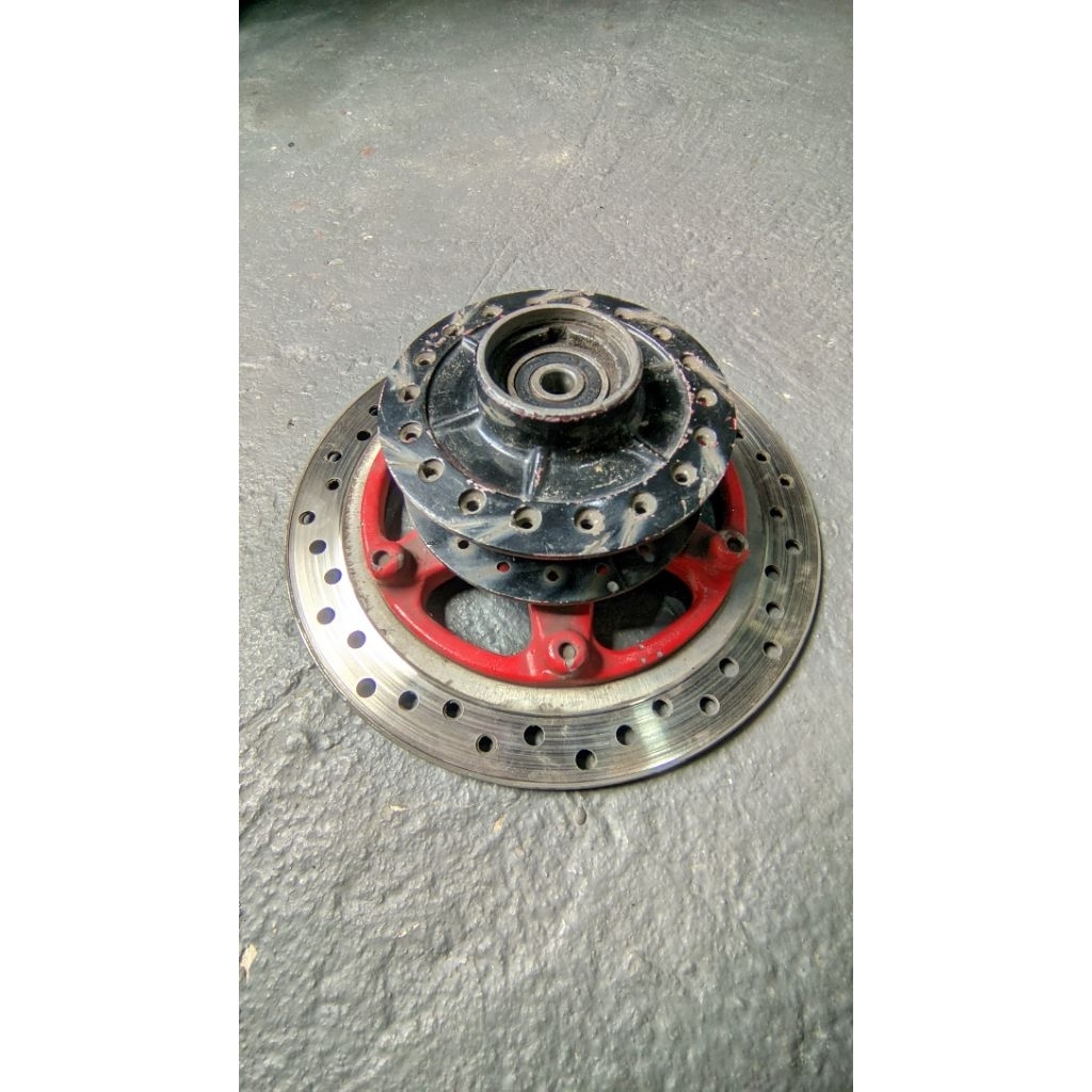 tromol depan tiger