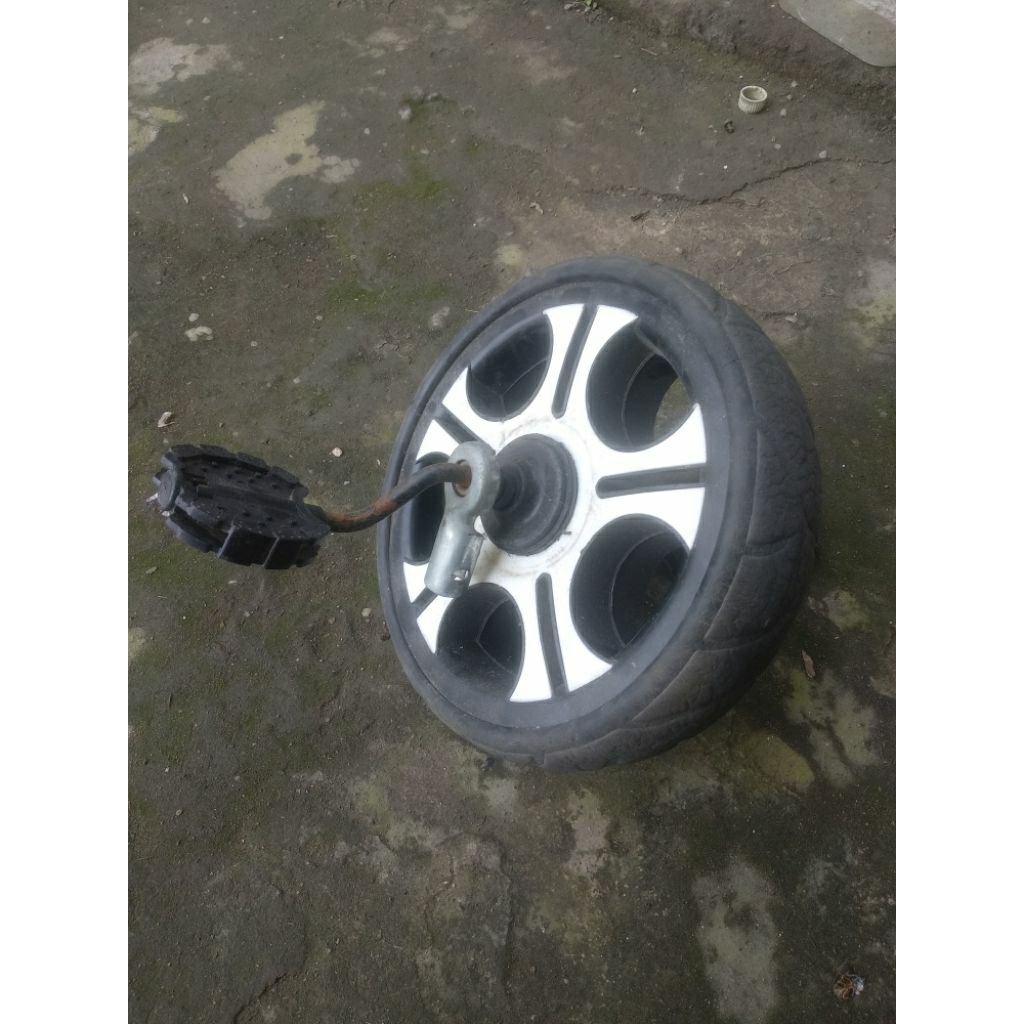 roda depan bekas sepeda roda 3 diameter ban 25cm lebar ban 6.5cm