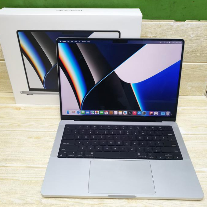 Jual Macbook Pro 14-Inch M1 Max Tahun 2021 Type A2442 Silver Ram 32GB/2TB