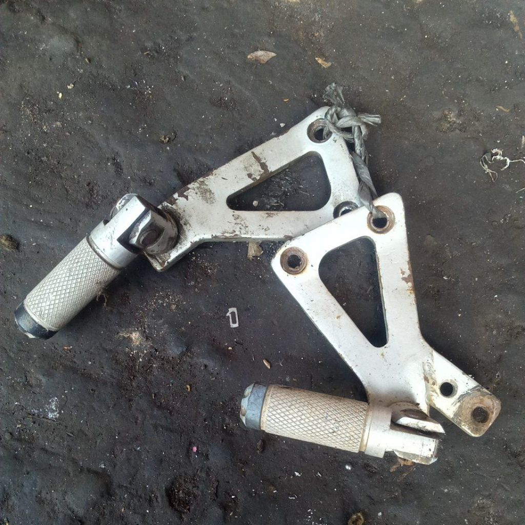step belakang satria 2tak lumba/hiu