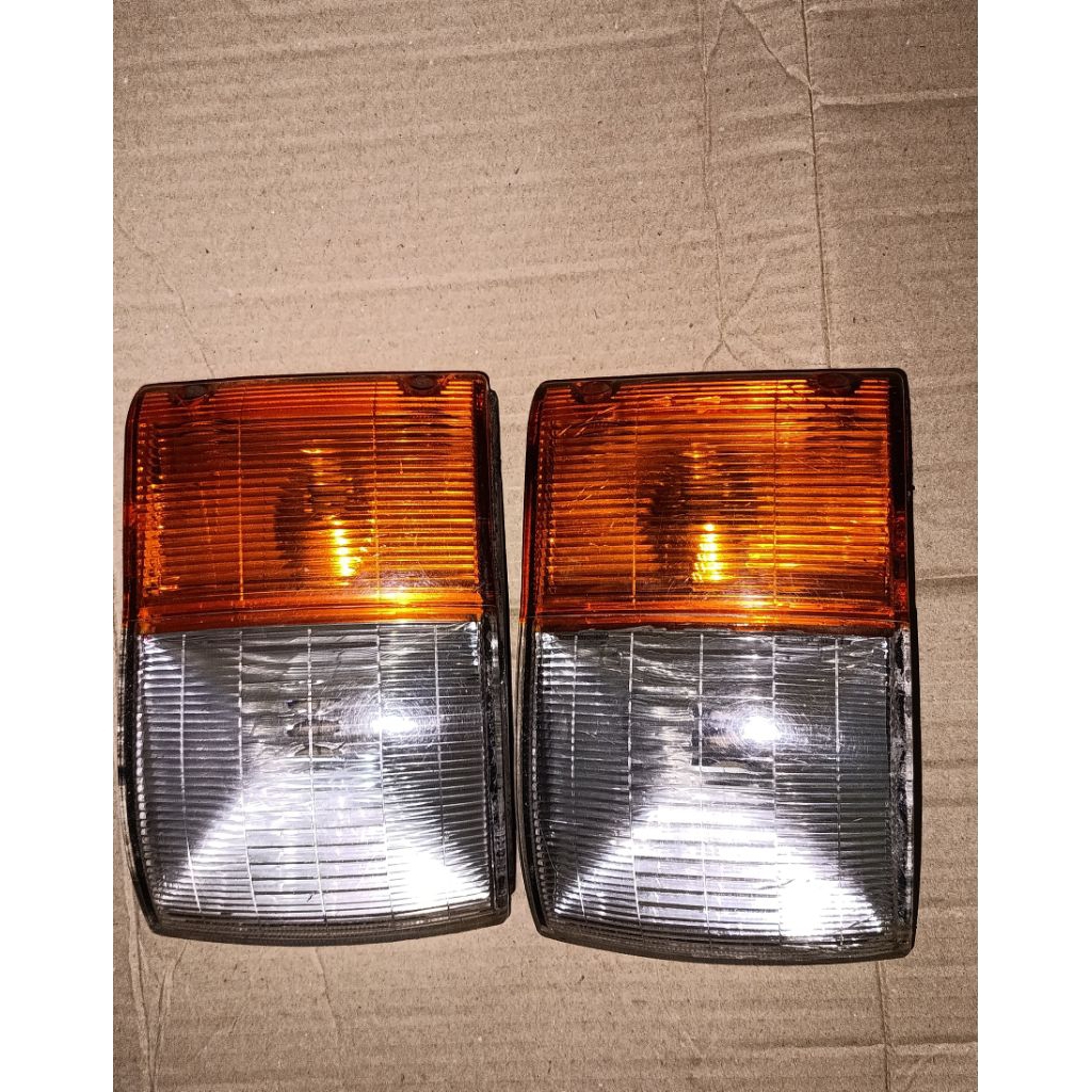 Lampu sen Mazda E 2000 1990 front Cornerlamp Mazda e2000