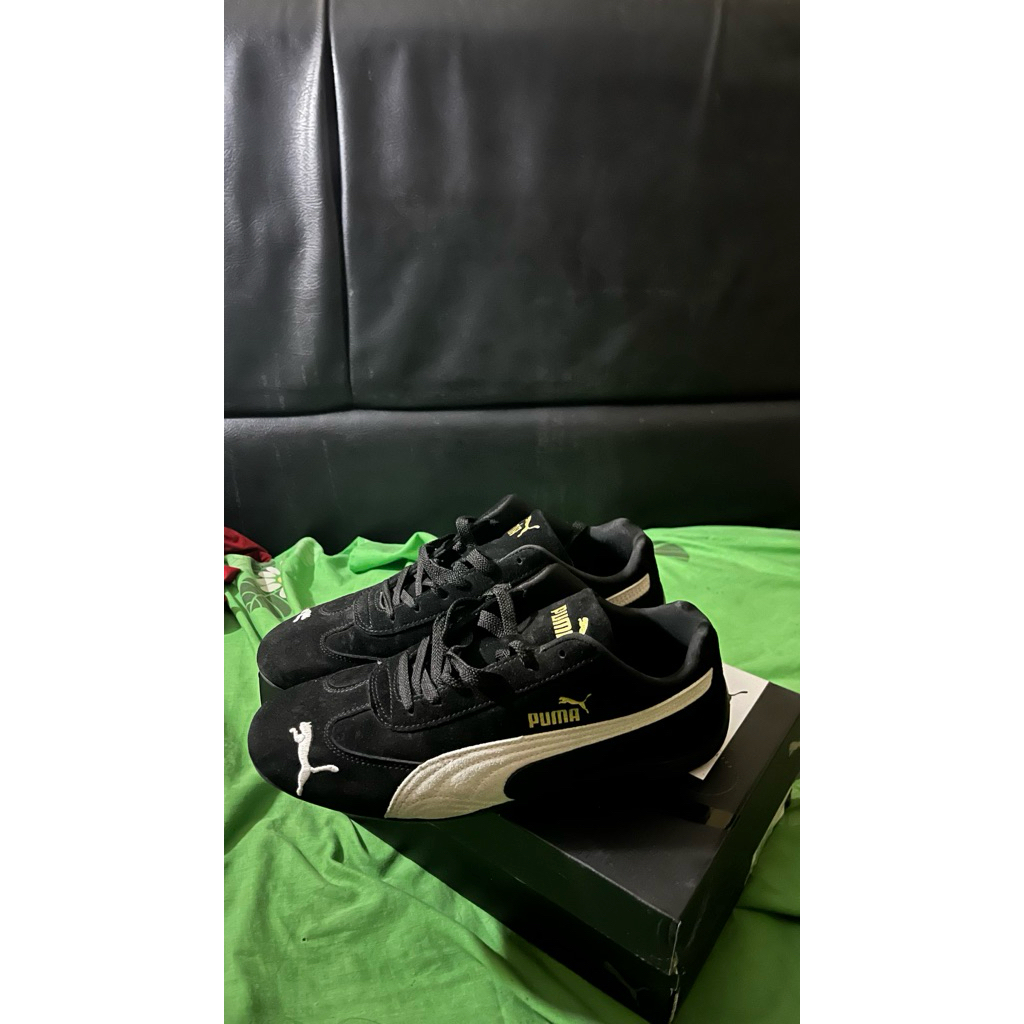 Sepatu Sneakers Puma Speedcat OG Desain Elegan Warna Hitam Putih