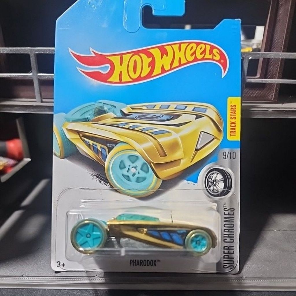 Hot Wheels Pharodox Gold