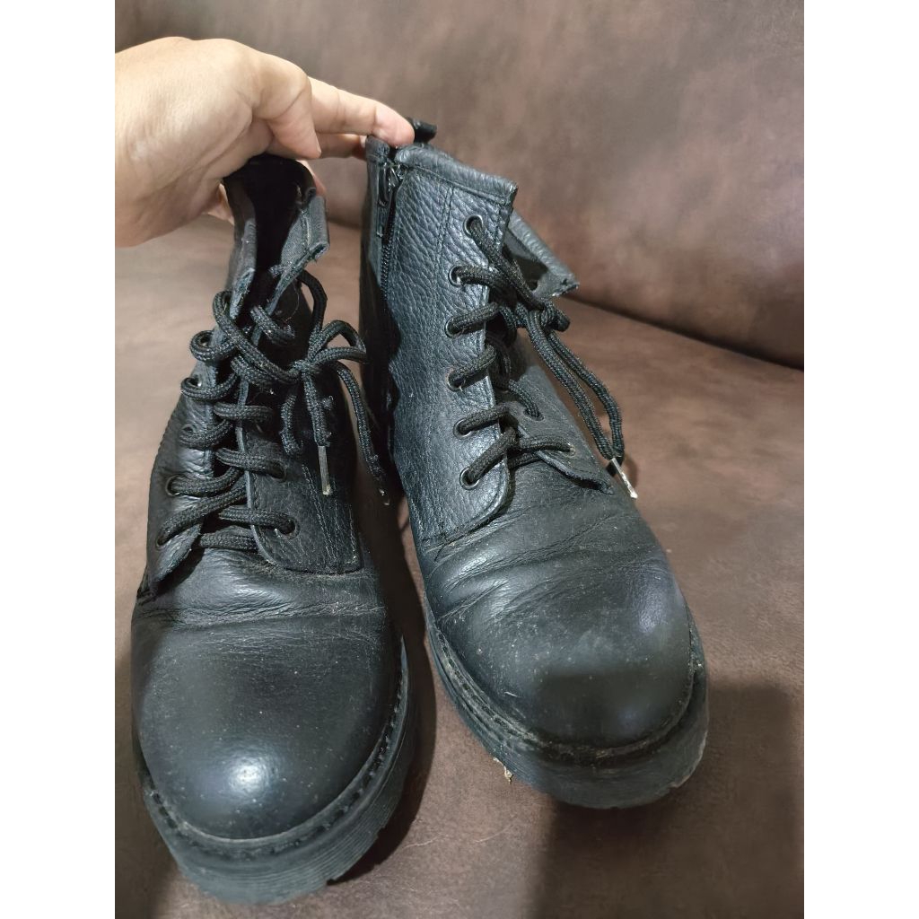 Sepatu Safety Wanita/Boot Kulit Asli Anti Slip Uk 39 (preloved)