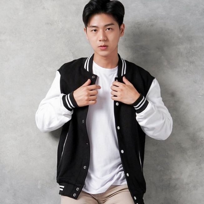 Jacket Varsity Baseball Kancing Polos Hitam Putih Pria Wanita Unisex Kekinian