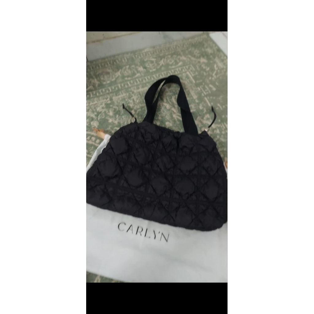 PRELOVED CARLYN BAG HITAM ORI AUTHENTIC