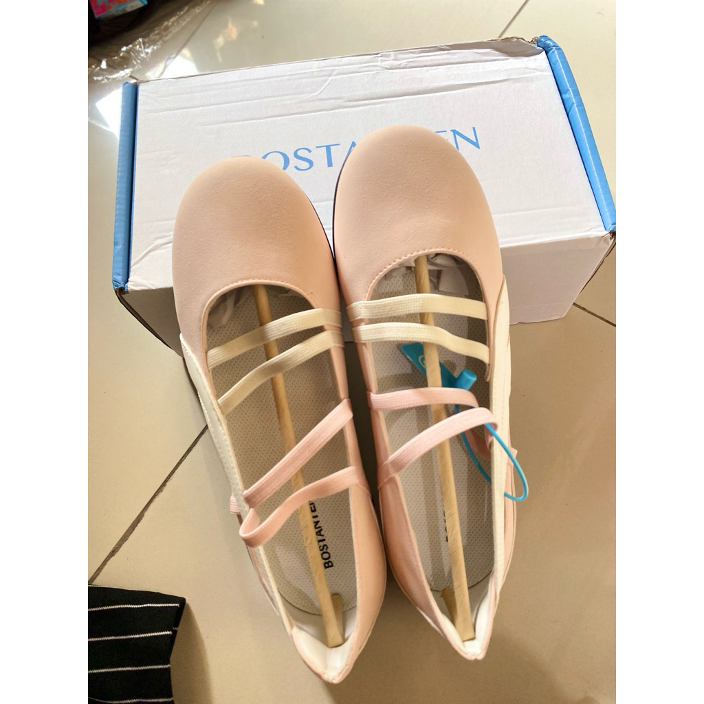Sepatu bostanten