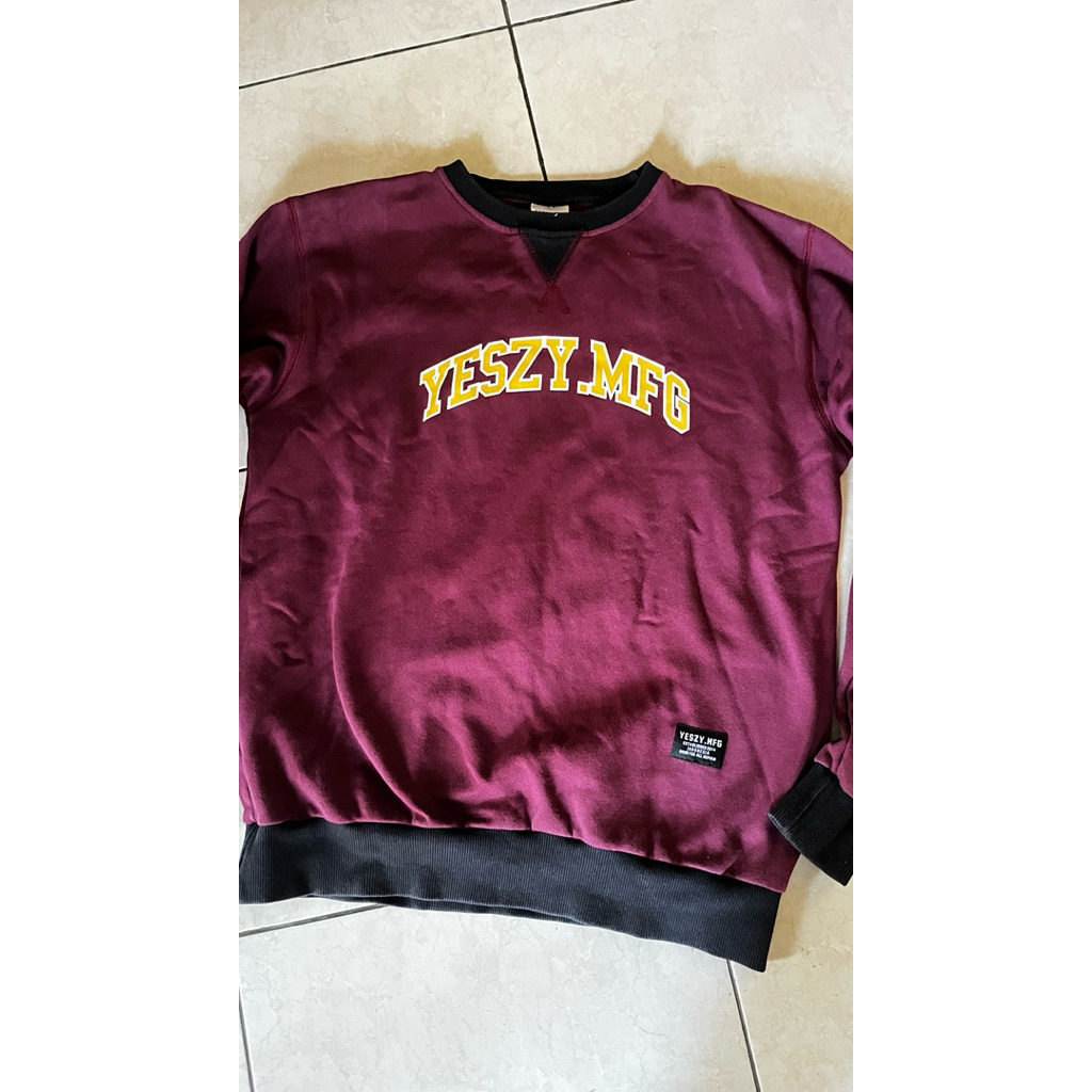 Sweater Yeszy MFG Size M