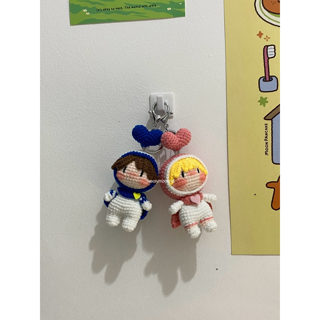 Yumi’s Cell Keychain | Gantungan Kunci Yumi’s Cell Rajut | Crochet Keychain | Wooly Mooly