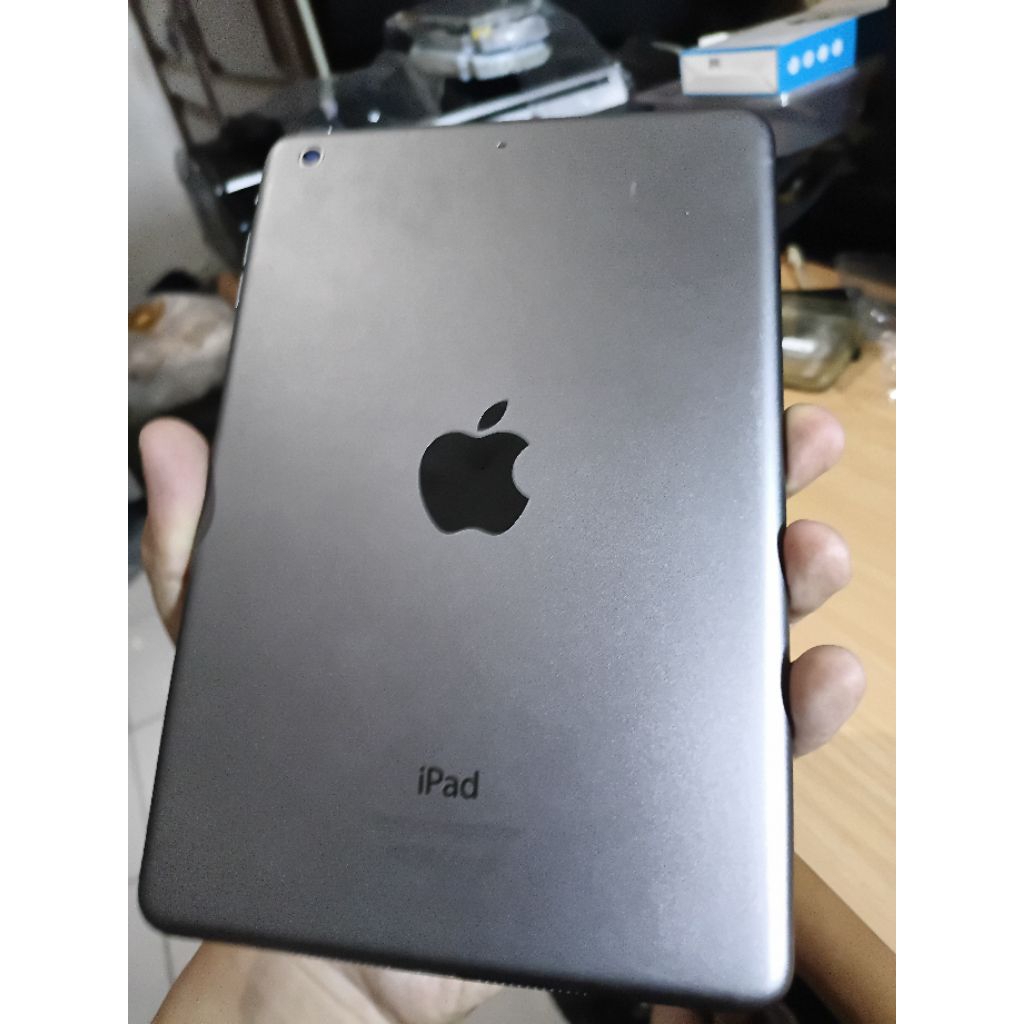 Ipad Mini 2 Garansi ibox Wifi only 16GB mulus No minus