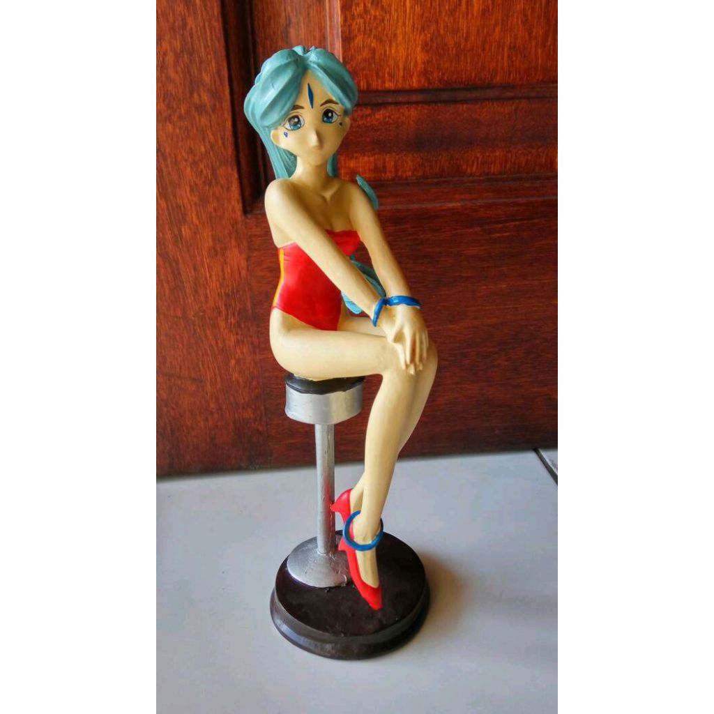 Patung resin cewek/patung cewek baju merah/patung cewek/pajangan patung cewek/hiasan lemari patung c