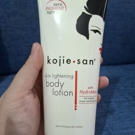 Kojie - san skin lightening body lotion (preloved)