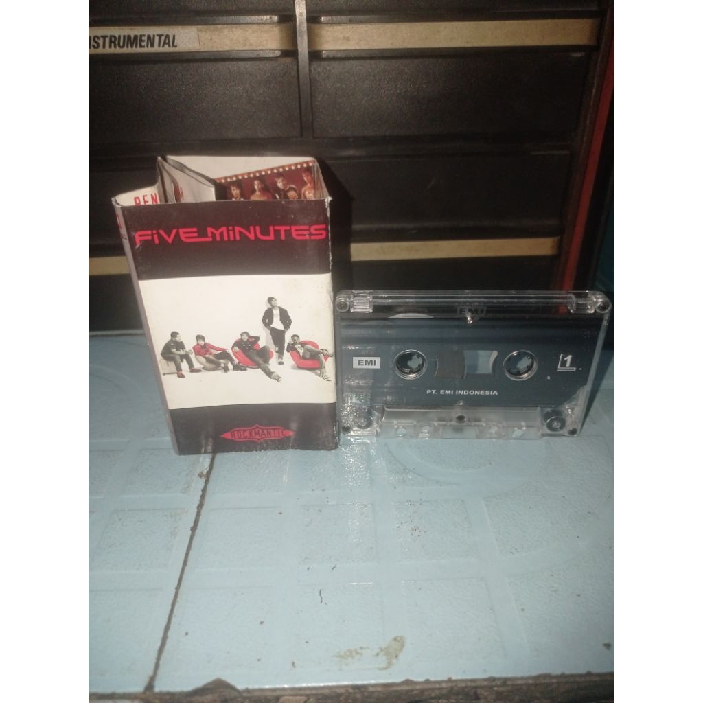 Kaset Pita Five Minutes - Rockmantic