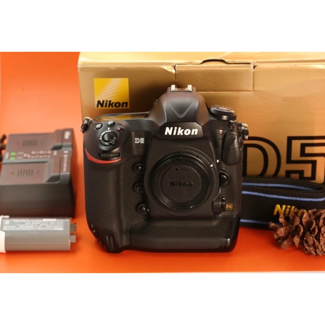 Nikon D5 DSLR Camera Body FullFrame Fullset  B1149