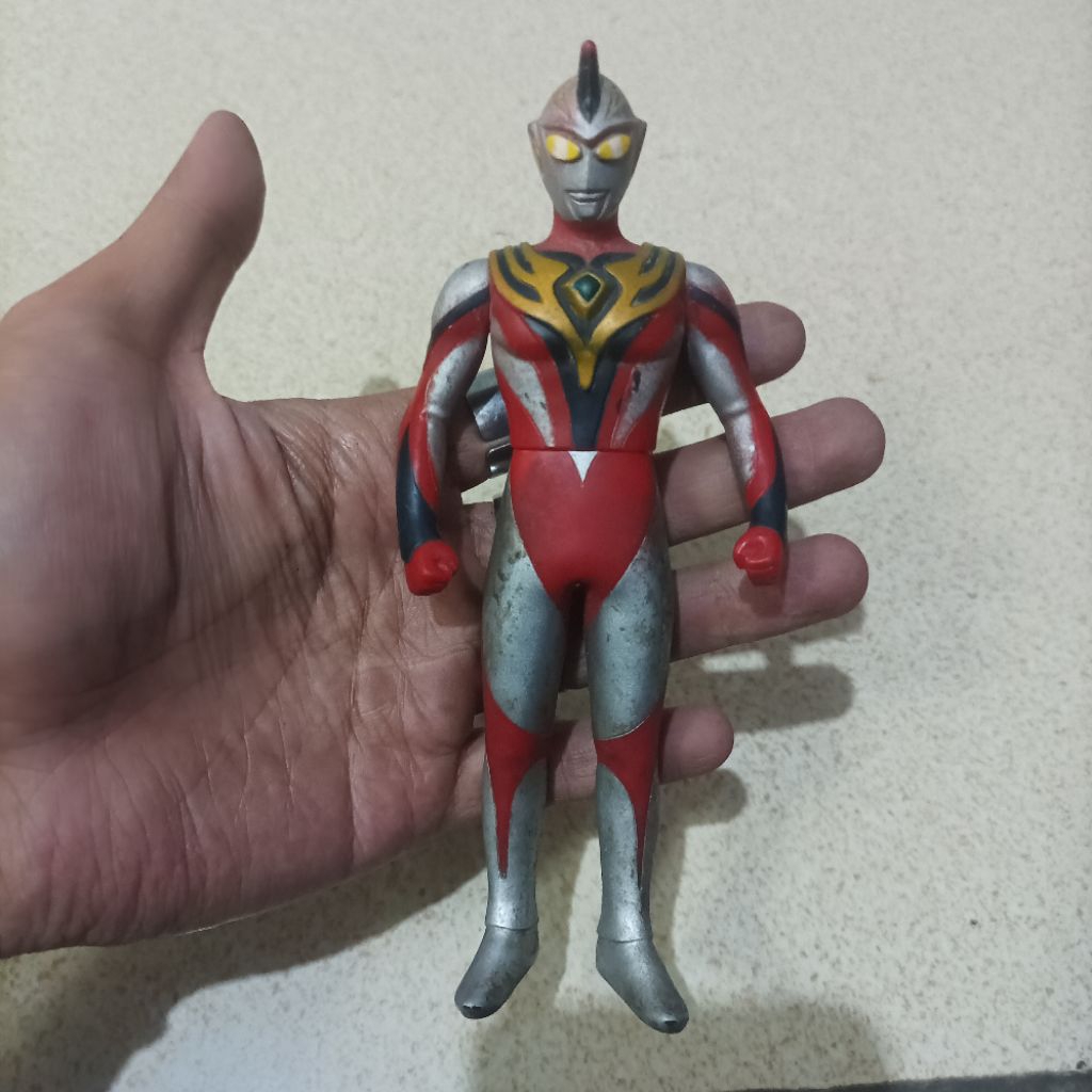 Original Bandai Ultraman Cosmos Justice Mainan Action Figure