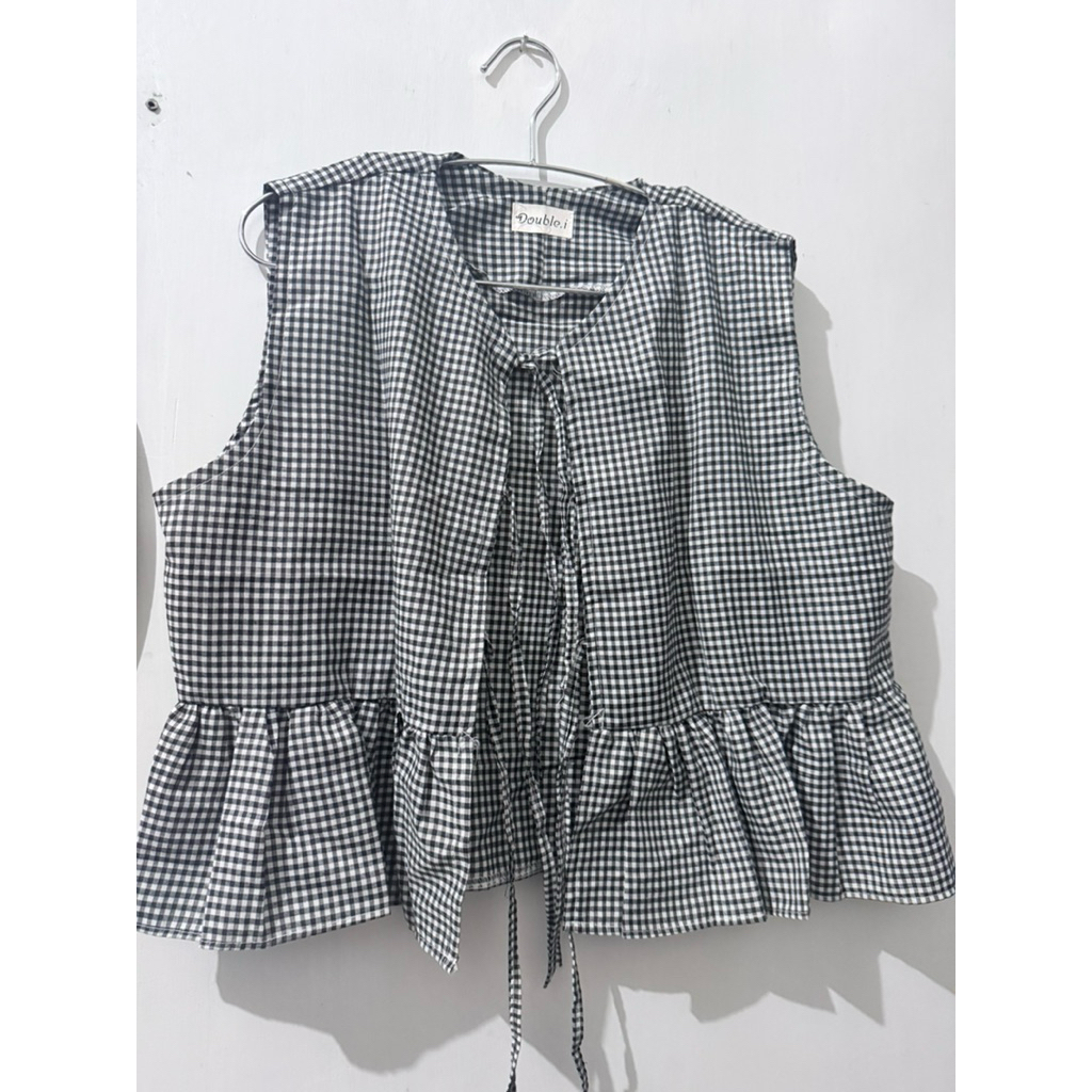 outer lucu kotak hitam putih