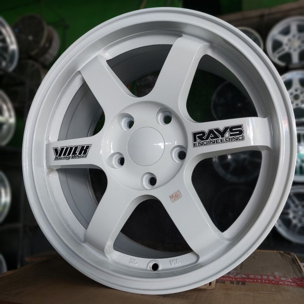 Velg Mobil Racing Volk Rays TE37 M Ring 16 Lebar 7 PCD 5x114.3 ET 40 Warna Glossy White