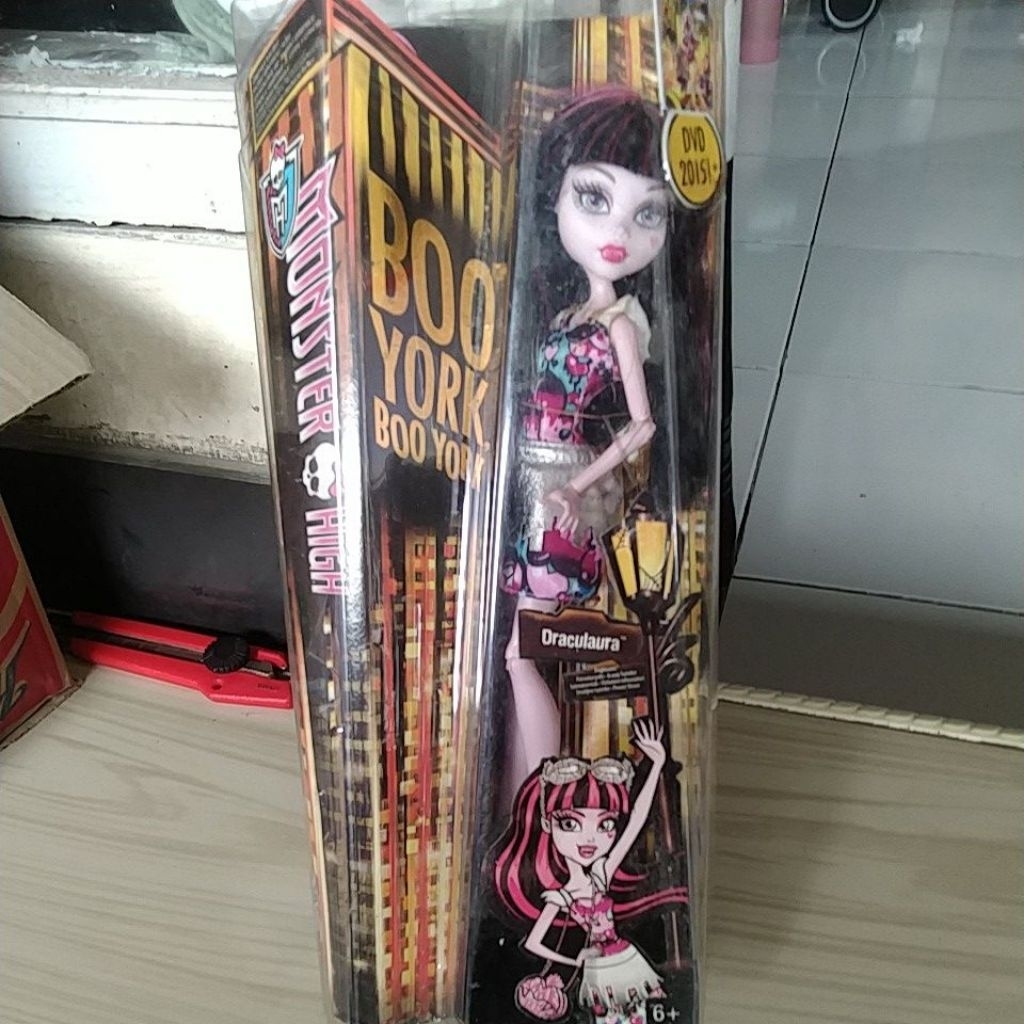 Monster high boo york draculaura