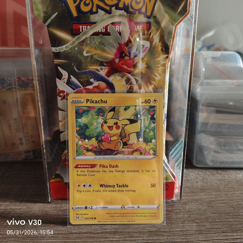Pikachu #52 Lost Origin (non holo)
