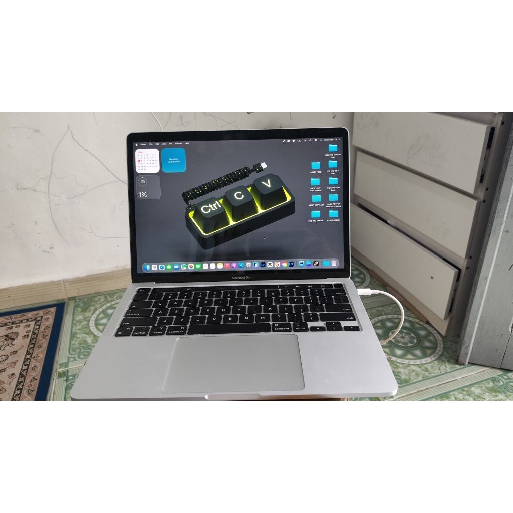 Macbook Pro Retina 2020 Toucbar 13 Inch Core i5  i7 256gb 512gb Second Original