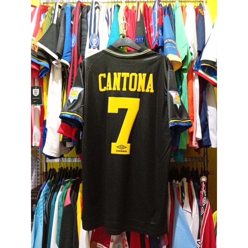 [NAMESET VELVET] JERSEY BOLA RETRO GO MU CANTONA