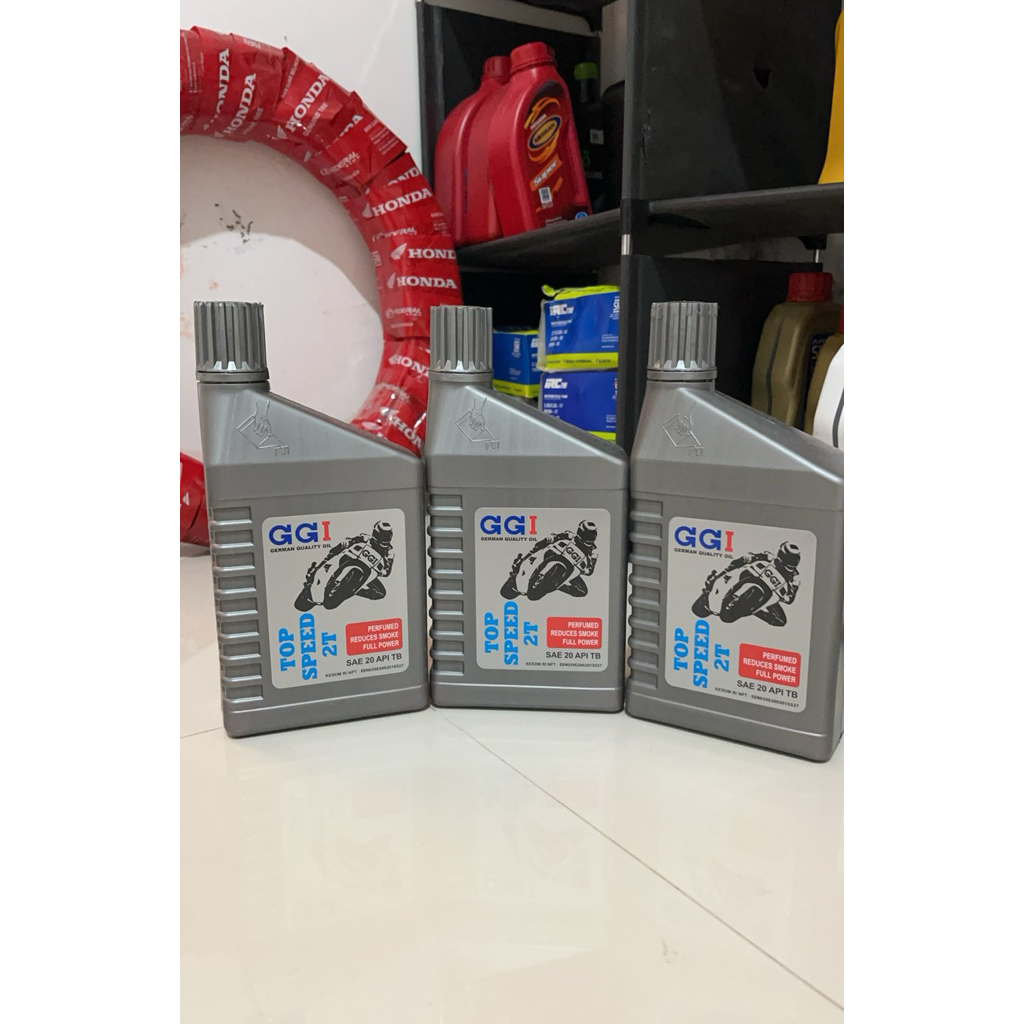 Oli Mesin Motor 2 Tak GGI Top Speed 700ml - Performa Optimal, Perlindungan Mesin, Cocok untuk Vespa