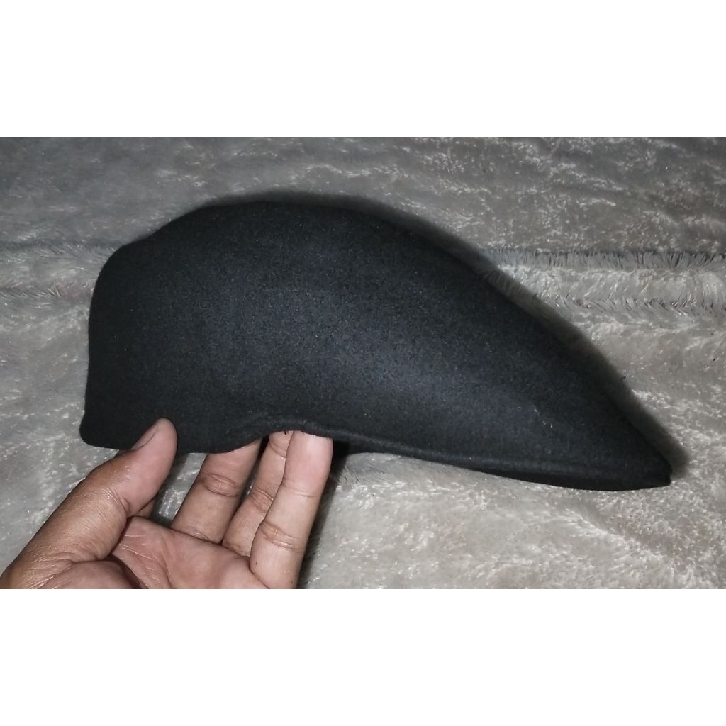 Topi CELINE VICTORIA size 55cm Bahan Wool Second