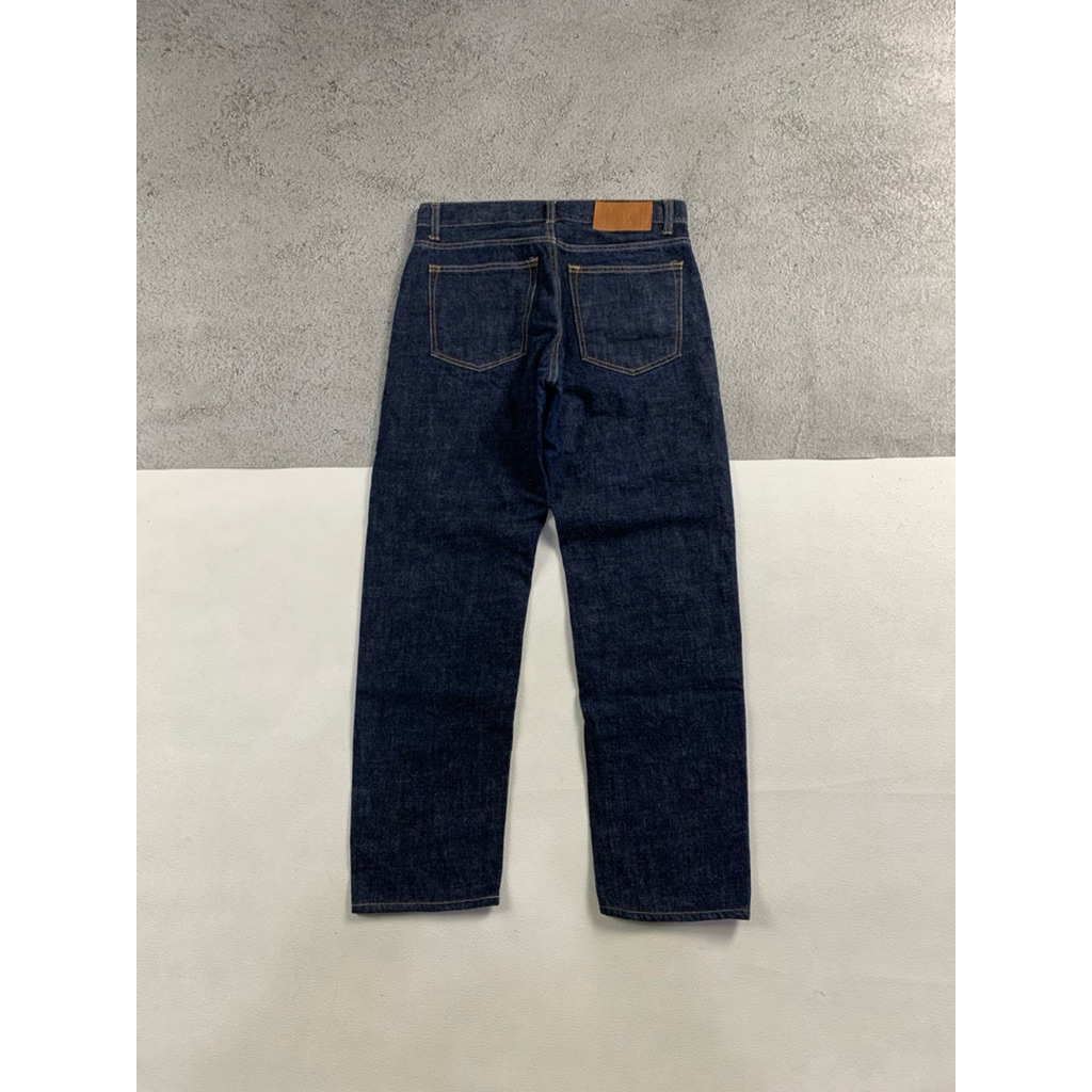 NV-142 Denim indigo master jeans   Size 31 Lebar pinggang 82cm Panjang 96cm Paha 29cm Open leg 17cm