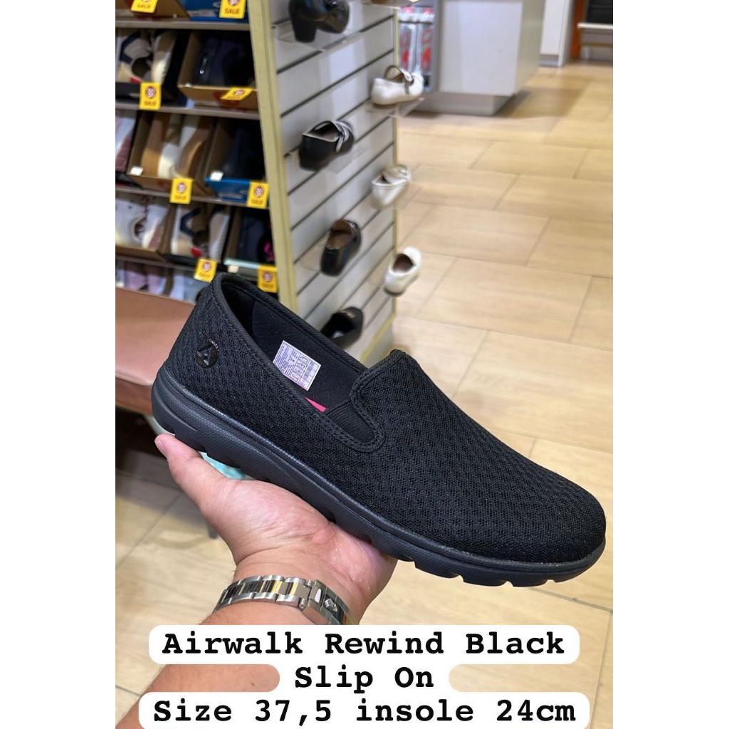 sale 70% sepatu airwalk hitam slip on