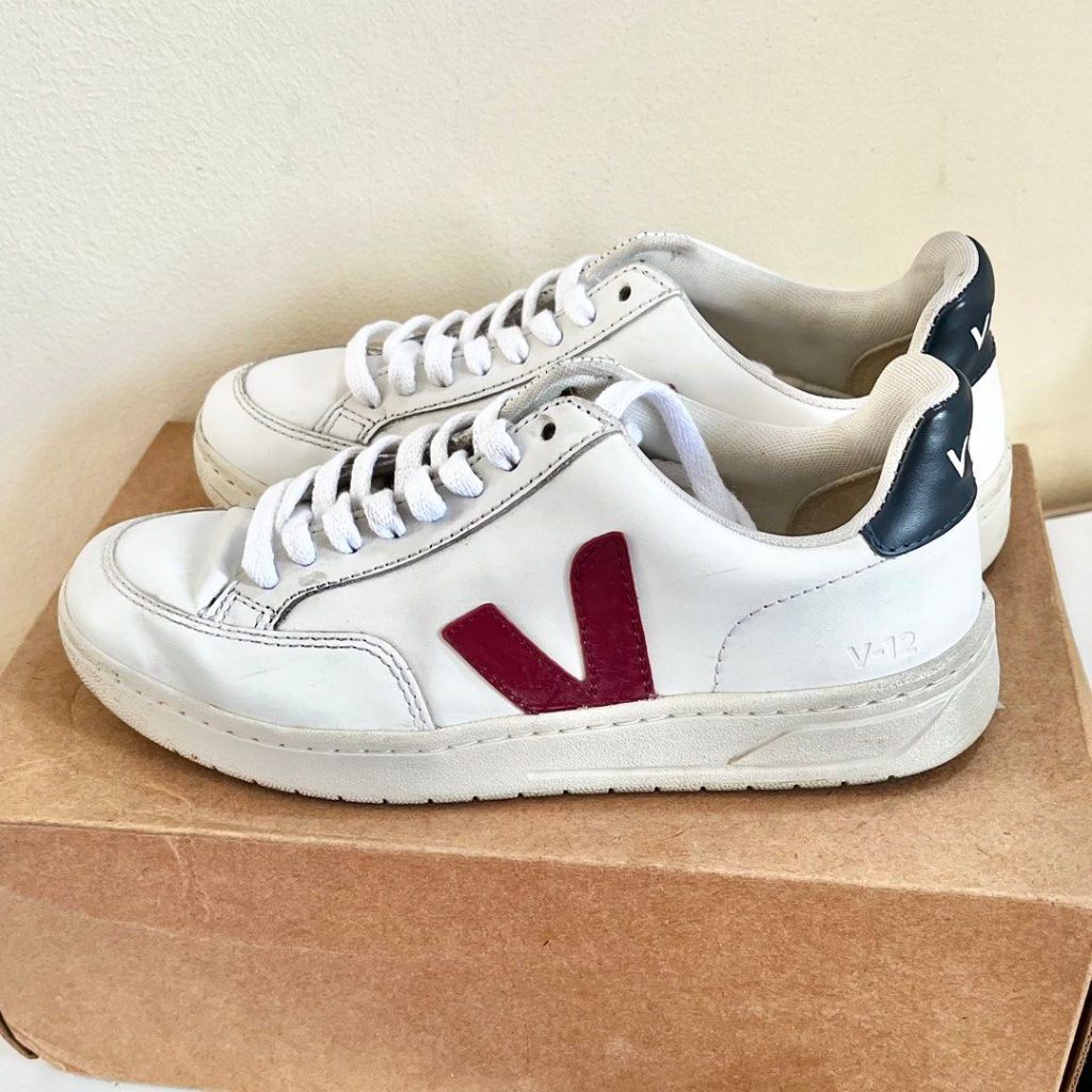 Preloved VEJA V-12 leather (nett)