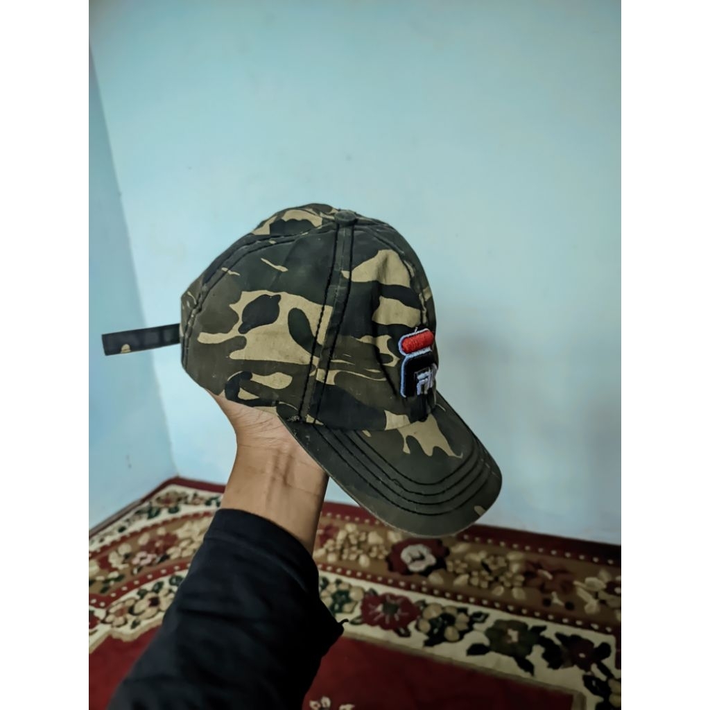 Topi Fila