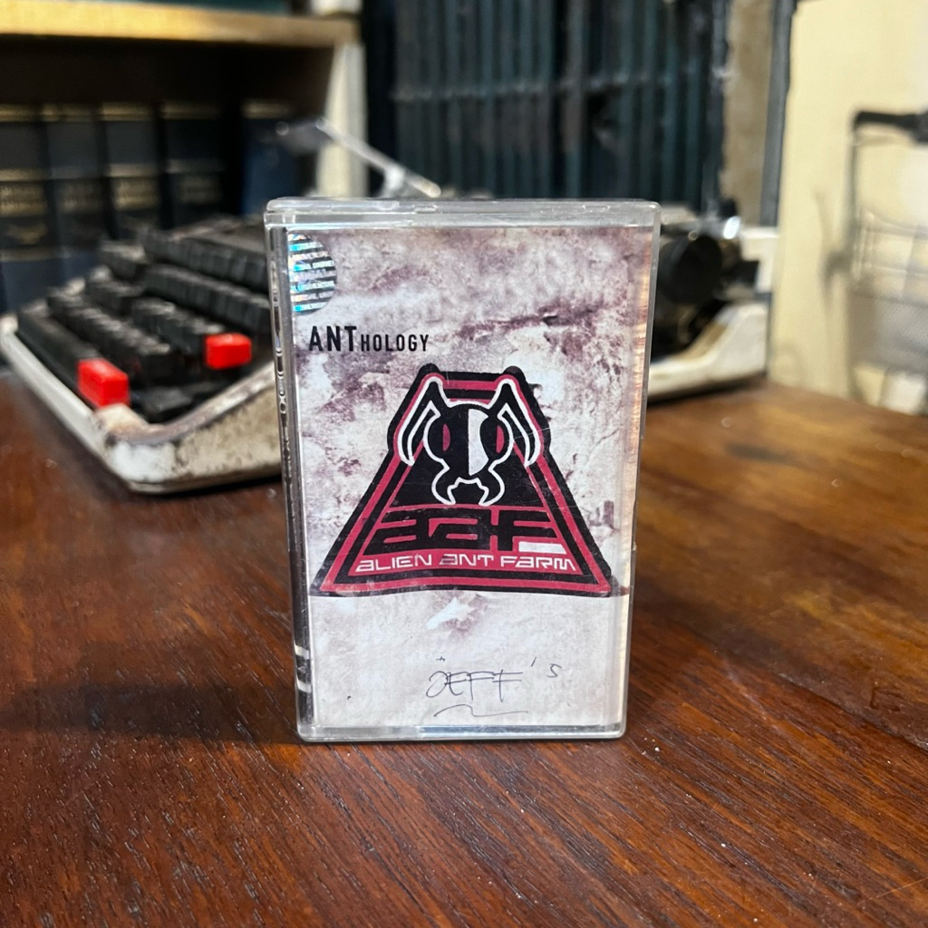 Kaset Pita Alien Ant Farm Anthology